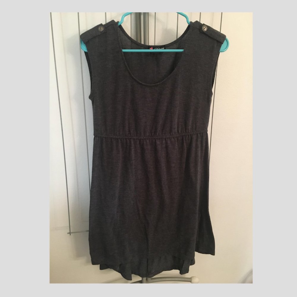 Short sleeve dress